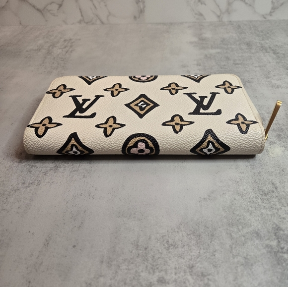 Louis Vuitton WILD AT HEART Large Zippy Wallet - Picture 16 of 16